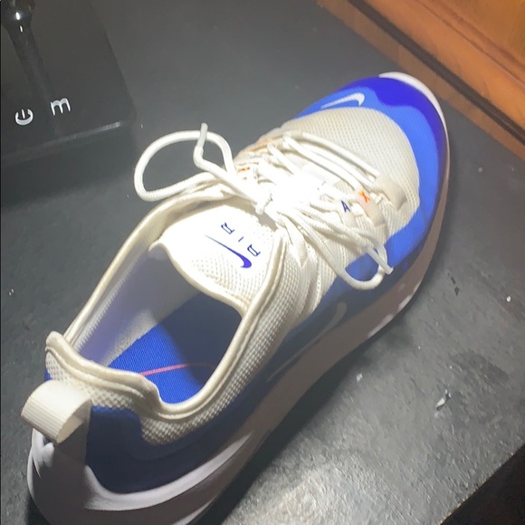 Nike Other - Pair of Nike Air Max Axis ~2018